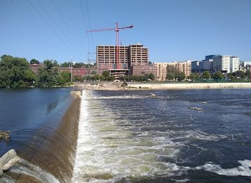 michigan/grand-rapids/landmark/fish-ladder-park