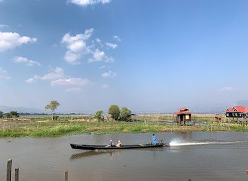 myanmar-burma/inle-lake/landmark/mr-linn-share-boat-trip-inle