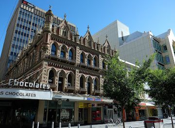 australia/adelaide/north-adelaide/landmark/beehive-corner