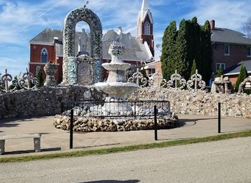wisconsin/great-river-road/landmark/dickeyville-grotto-shrines