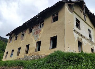 montenegro/bjelasica/landmark/mountain-lodge-bjeluha-abandoned