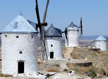 spain/castile-la-mancha/landmark/molinos-de-viento-de-consuegra