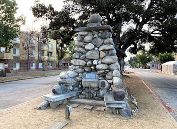 california/pasadena/landmark/watering-trough
