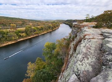 arkansas/arkansas-highland/landmark/city-rock-bluff