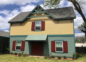 texas/waco/landmark/hymnsinger-house-bed-and-breakfast