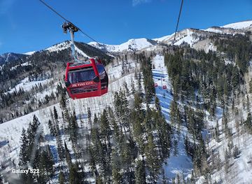 utah/park-city/canyons-village/landmark/canyons-village-free-parking
