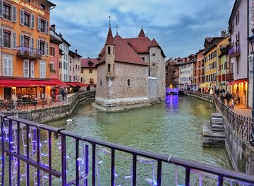 france/annecy/landmark/les-quais-d-annecy