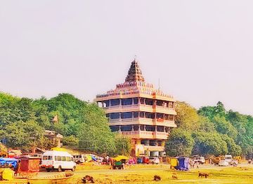 india/central-india/landmark/triveni-sangam-prayagraj