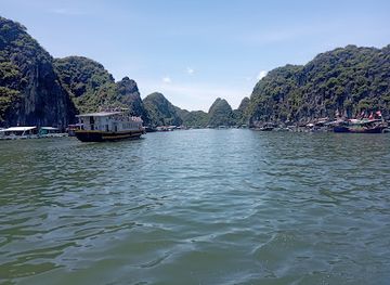 vietnam/cat-ba-island/landmark/quan-dao-cat-ba