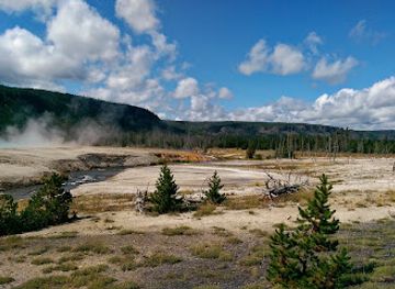 wyoming/yellowstone-national-park/landmark/black-sand-basin