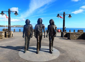 isle-of-man/onchan/landmark/bee-gees-statue