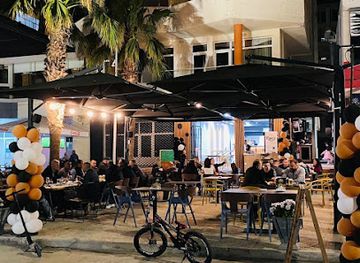 albania/vlore/landmark/pitajoni-souvlaki-bar-food