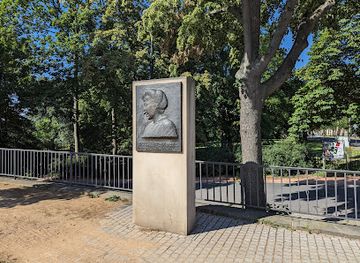 germany/dresden/neustadt/landmark/rosa-luxemburg-denkmal