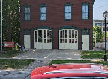 michigan/muskegon/landmark/fire-barn-museum