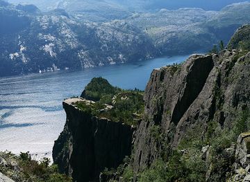 norway/lysefjord/landmark/hengjanenibba