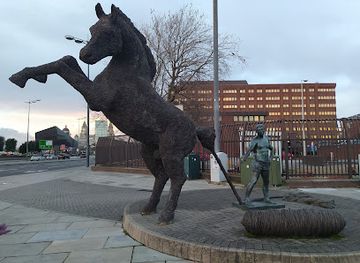 united-kingdom/liverpool/landmark/the-great-escape-statue