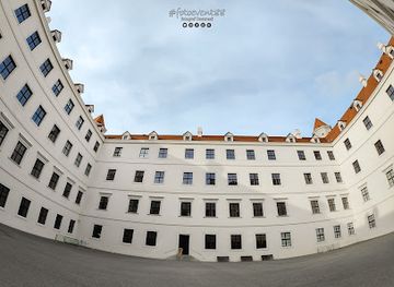 slovakia/bratislava/landmark/well
