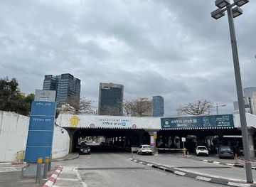 israel/tel-aviv-district/landmark/golda-parking-garage