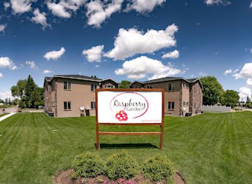 idaho/rexburg/landmark/the-raspberry-garden-luxury-hotel-suites