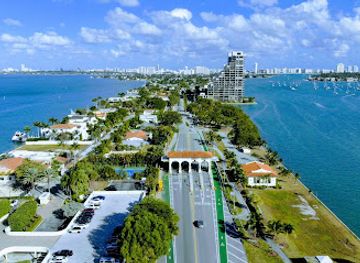 florida/miami/landmark/west-venetian-causeway-bridge
