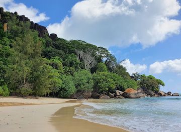 seychelles/ile-moyenne/landmark/anse-boileau-beach
