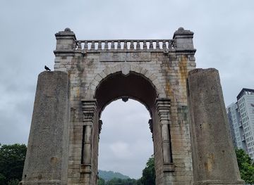 south-korea/seoul/landmark/dongnimmun-arch-independence-gate