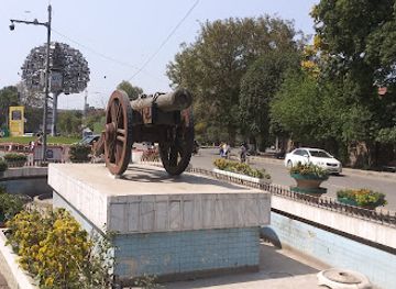 pakistan/punjab/landmark/zamzama-gun-kim-s-gun-or-bhangianwali-toap