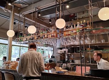 israel/ra-anana/landmark/queen-lu