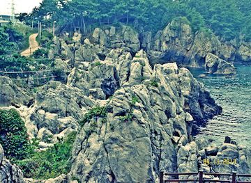 south-korea/gangwon-province/landmark/chuam-chotdaebawi-rock