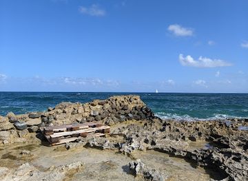 sint-maarten/le-galion-beach/landmark/le-gallon