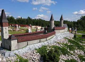 poland/Świętokrzyskie-mountains/landmark/kompleks-swietokrzyska-polana