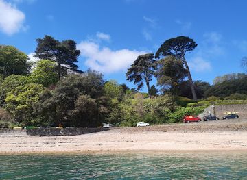 jersey/grouville/landmark/belcroute-bay