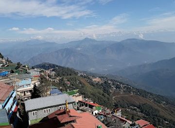 india/darjeeling/landmark/darjeeling-treks-and-tours
