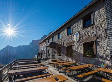 austria/karwendel-mountains/landmark/lamsenjochhutte