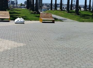 california/oakland/jack-london-square/landmark/the-embrace