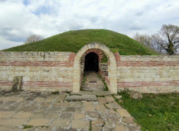 bulgaria/southeast-bulgaria/landmark/thracian-tumulus
