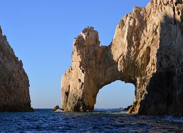 mexico/cabo-san-lucas/landmark/whale-watch-cabo