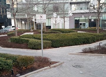 canada/toronto/yorkville/landmark/mist-garden