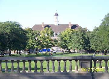 illinois/quad-cities/landmark/main-quad