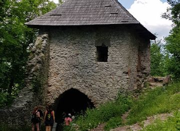 slovakia/banska-bystrica-region/landmark/castle-muran