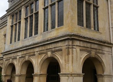 united-kingdom/east-midlands/landmark/english-heritage-apethorpe-palace