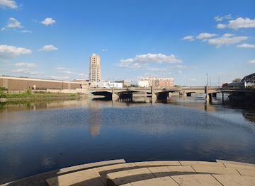 illinois/elgin/landmark/the-hemmens-cultural-center