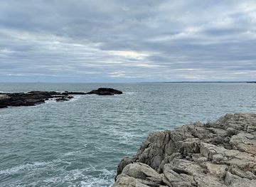 rhode-island/newport-cliff-walk/landmark/cliff-walk-the-waves-entry-exit
