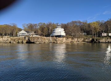 ohio/lake-erie-islands/landmark/benson-ford-shiphouse
