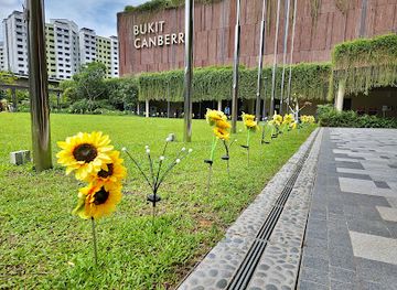 singapore/sembawang/landmark/bukit-canberra-hawker-centre