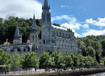 france/lourdes/landmark/church-of-saint-bernadette