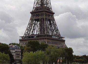 france/paris/landmark/quai-jacques-chirac