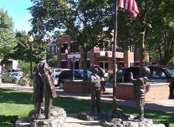 michigan/holland/landmark/holland-convention-visitors-bureau