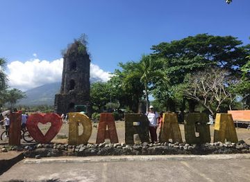 philippines/bicol-region/landmark/cagsawa-ruins
