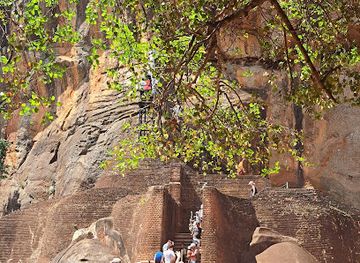 sri-lanka/western-province/landmark/walk-with-sri-lankan-buddhima-jayarathne